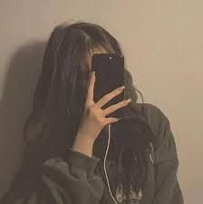 Aesthetic Girl Poses Instagram Hidden Face Mirror Selfie