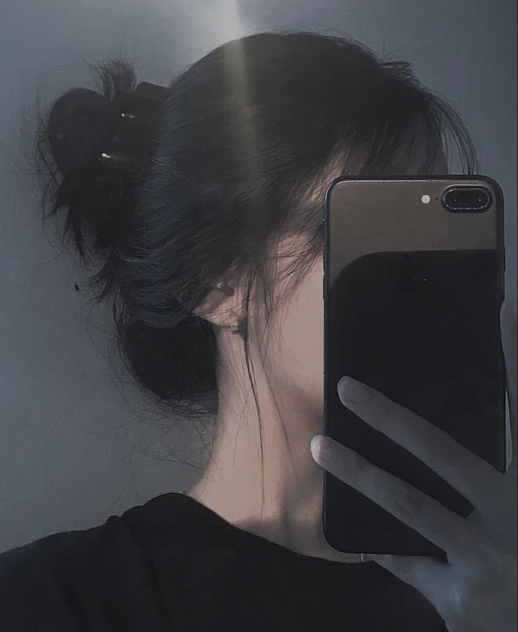 Profile Hidden Face Mirror Selfie