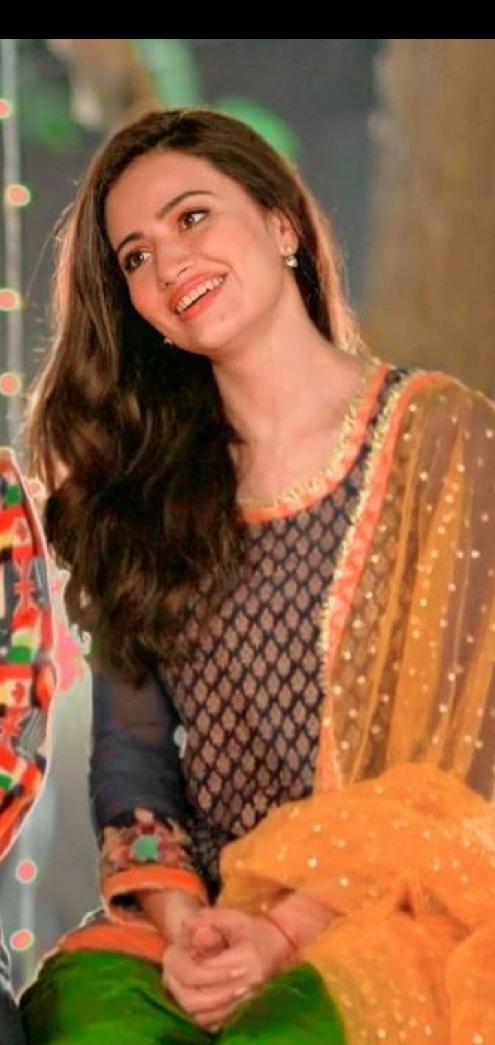 Sana Javed Images