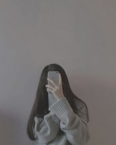 Instagram Hidden Face Mirror Aesthetic DP and Aesthetic Girl Poses