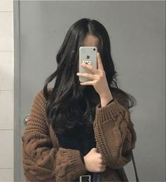 Instagram Hidden Face Mirror Aesthetic DP and Aesthetic Girl Poses