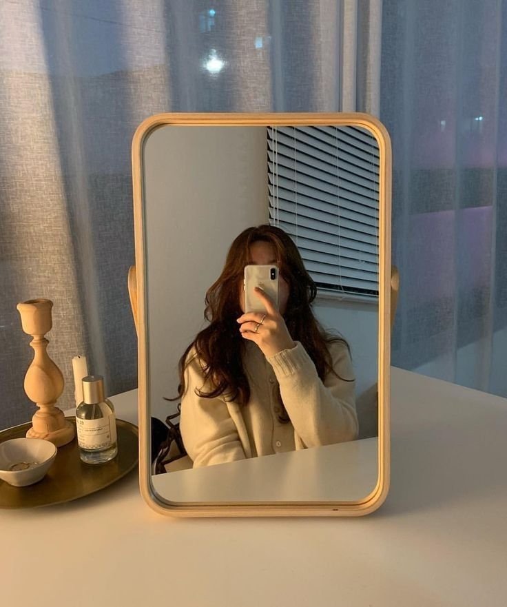 Mirror Selfie Girl