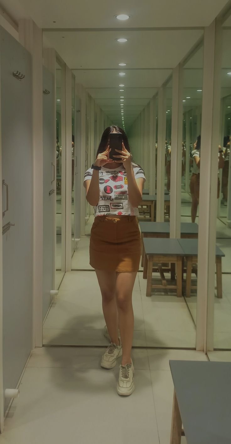 Mirror Selfie Girl