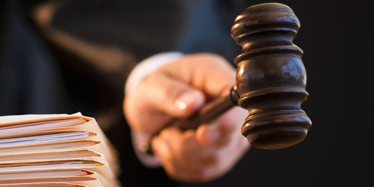 پہلی بیوی کی اجازت کے بغیر دوسری شادی کرنے والے شخص کو 7ماہ سزا ، جرمانے کا حکم