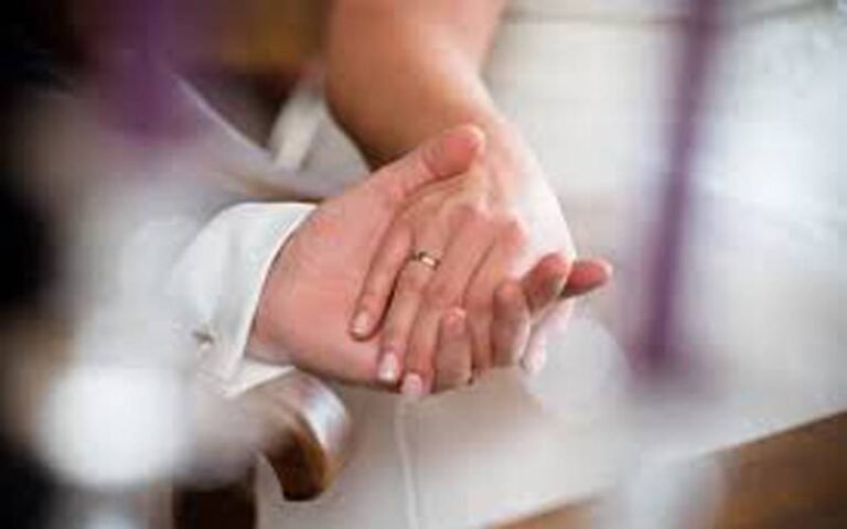 شادی کی تقریب کے دوران ہی گر کر بے ہوش ہونے والی دلہن نے بالآخر اس واقعے کی حقیقت دنیا کو بتادی