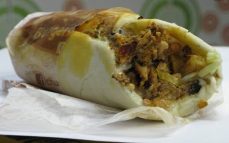 مردہ مرغیوں کا گوشت کتنے روپے والے شوارمے میں استعمال کیا جاتا ہے؟ لاہور ہائیکورٹ میں اعلیٰ افسر نے بتا دیا