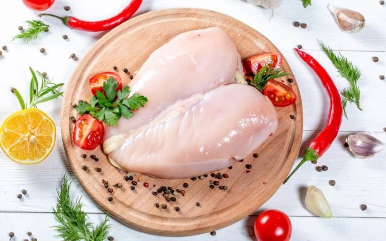 مرغی کا گوشت 566 روپے کلو ہو گیا